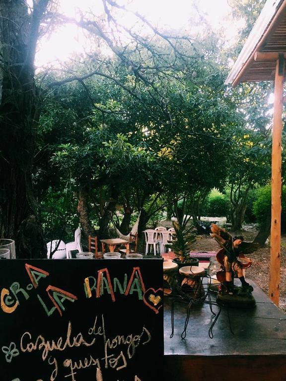 Croa La Rana Hotel Yacanto Bagian luar foto