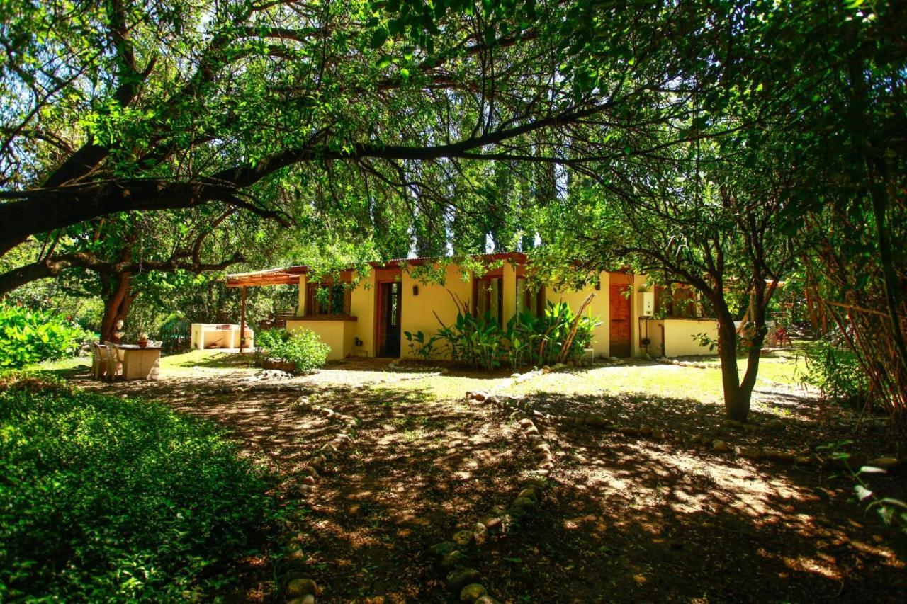 Croa La Rana Hotel Yacanto Bagian luar foto